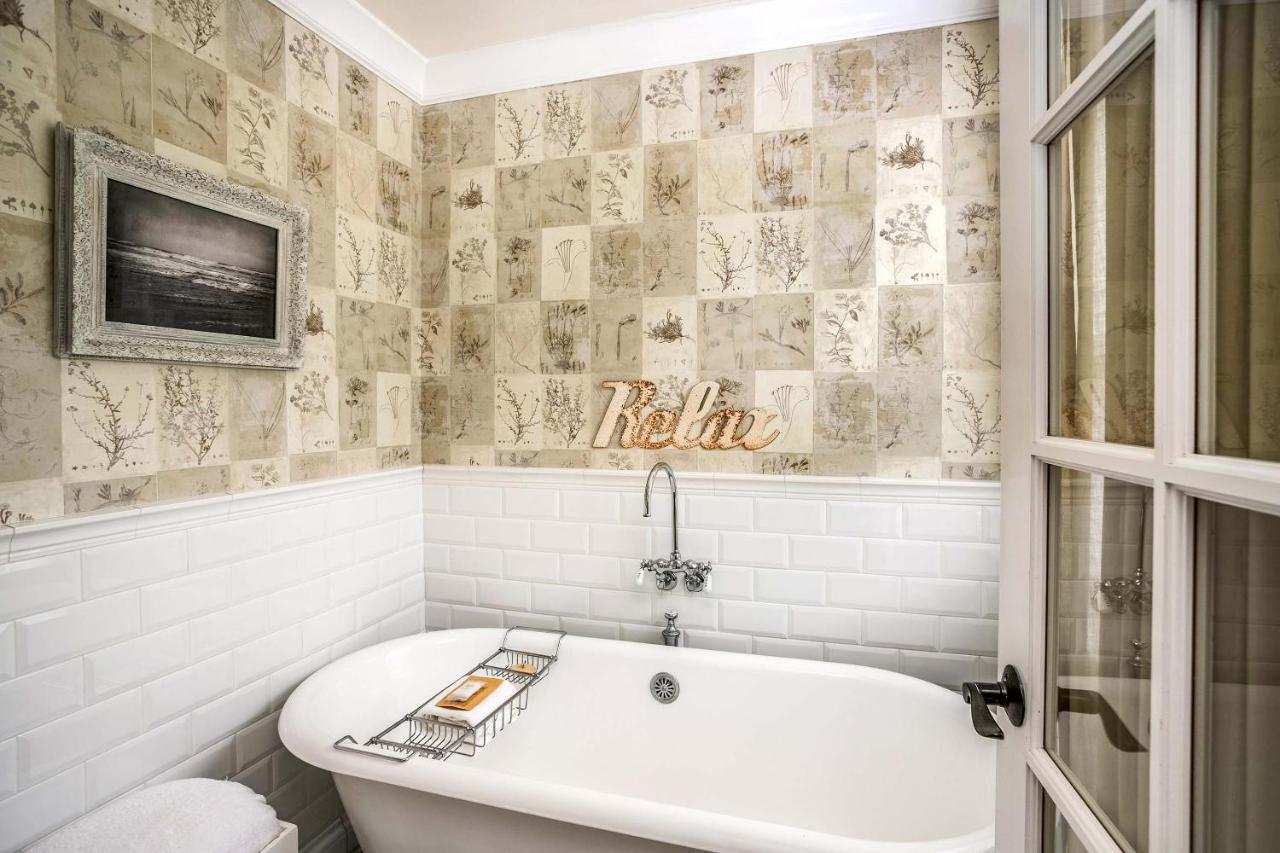 Cannon Beach Hotel - Deluxe Room (No Pets, No Kids),1320197674:JPEG