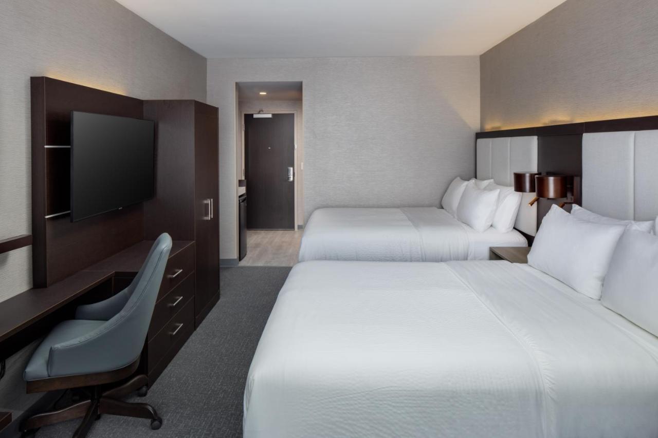 Standard Room with Two Queen Beds