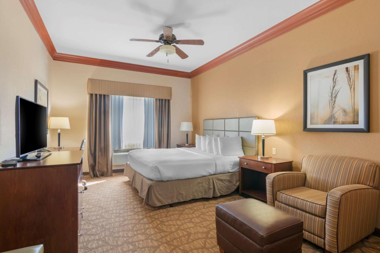 King Room - Third Floor/Non-Smoking