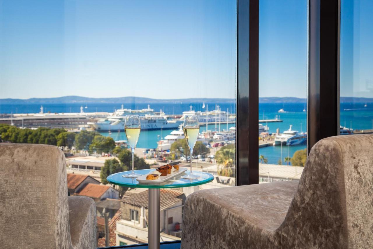 Deluxe Suite with Sea View
