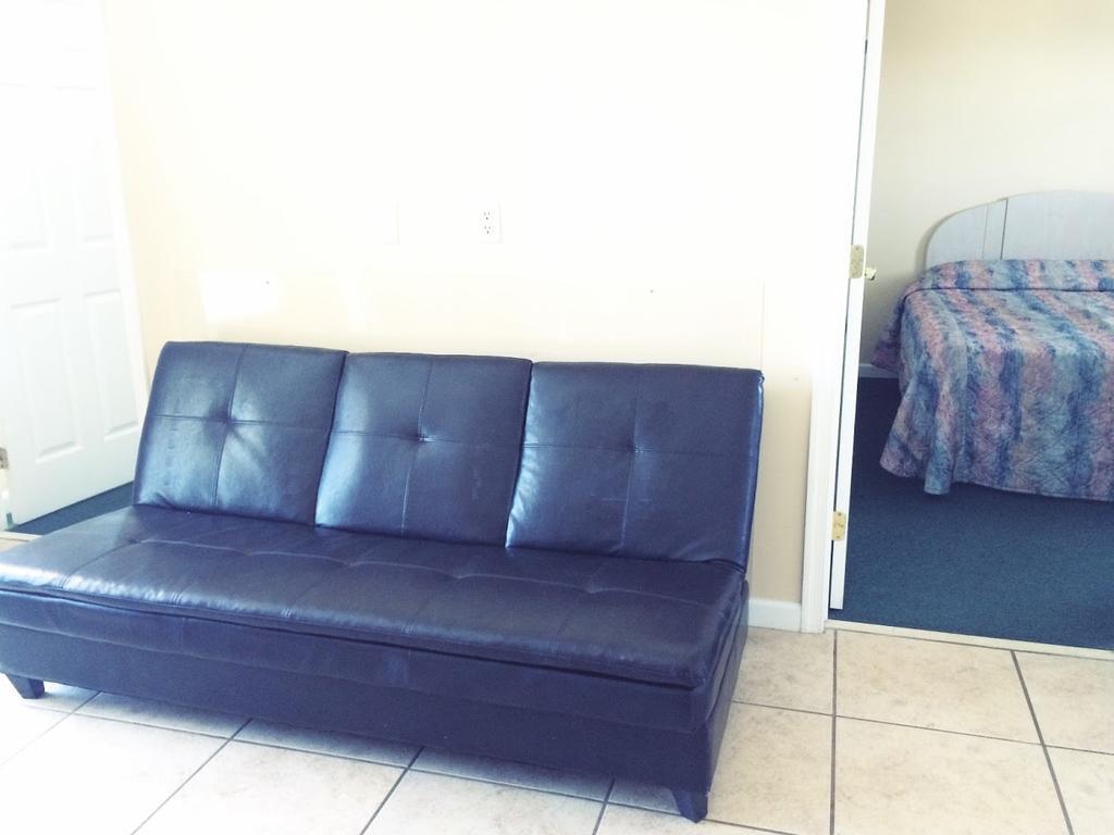 Standard Suite,231529408:JPEG