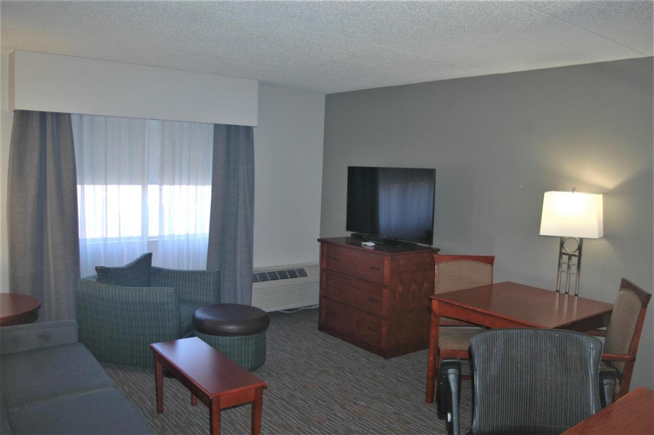 1 King Bed, Suite, City/Courtyard View, Non-Smoking,1328027822:JPEG