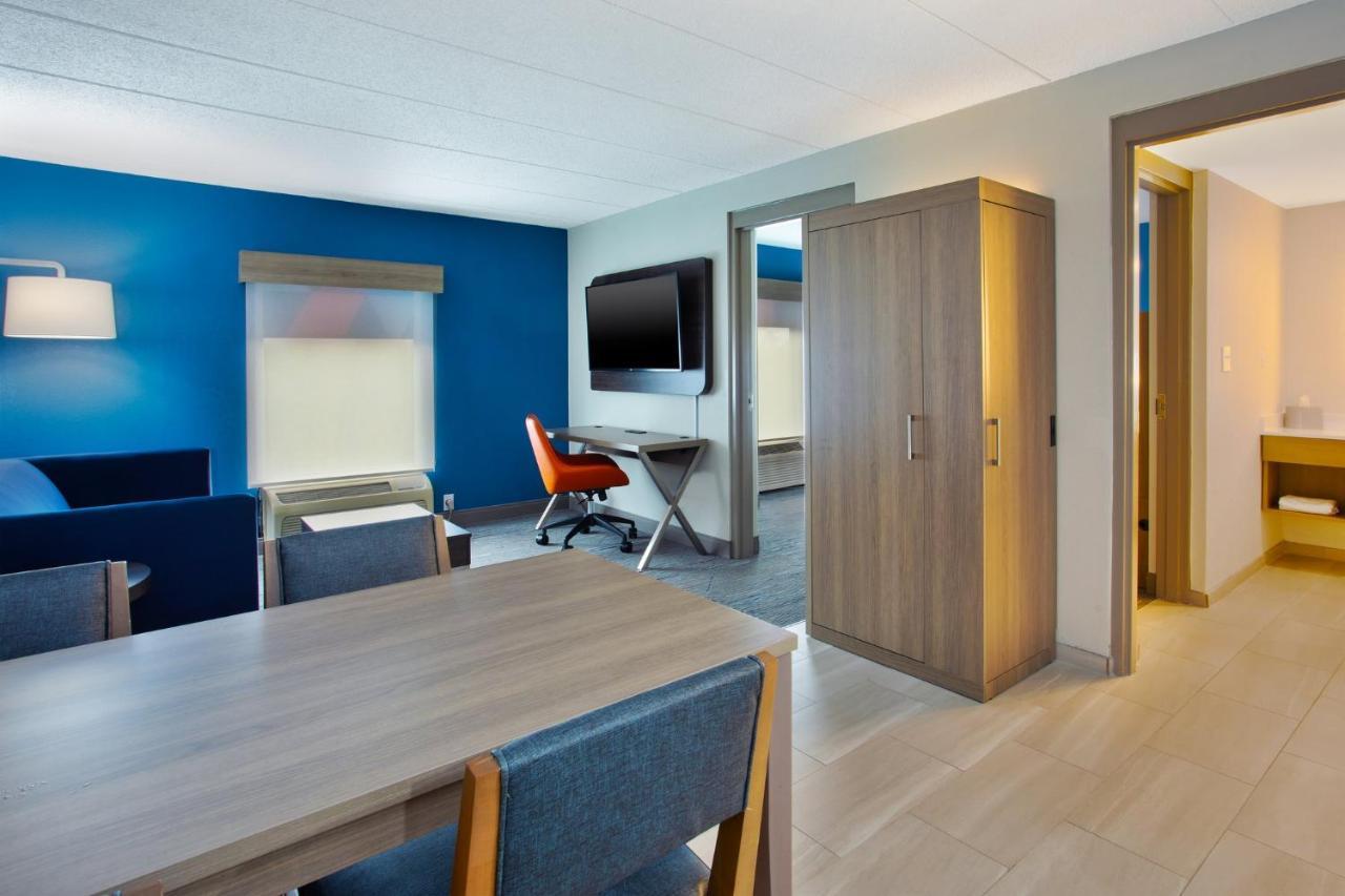 King Suite with Additional Dining Area