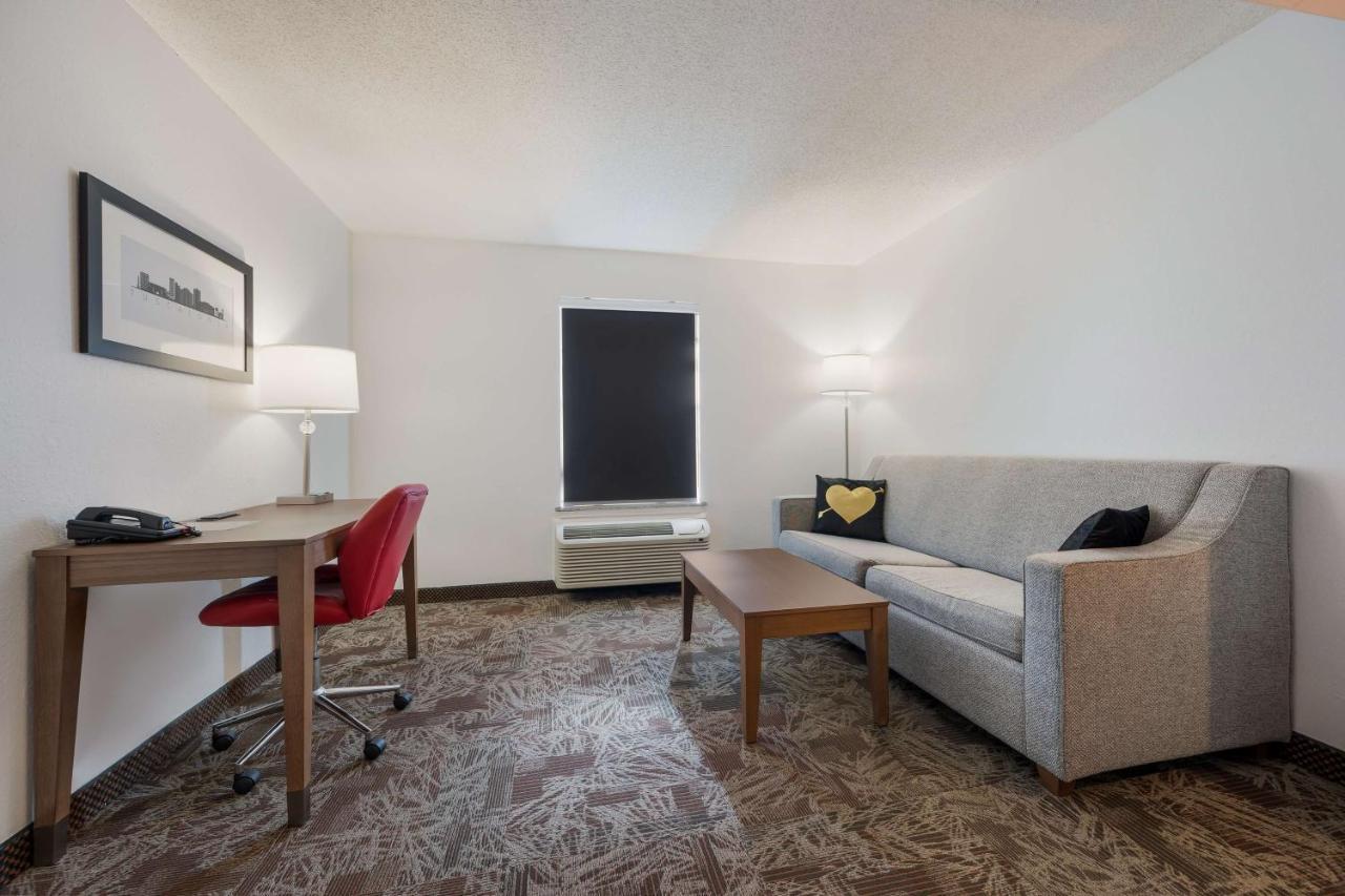 King Room with Sofa Bed