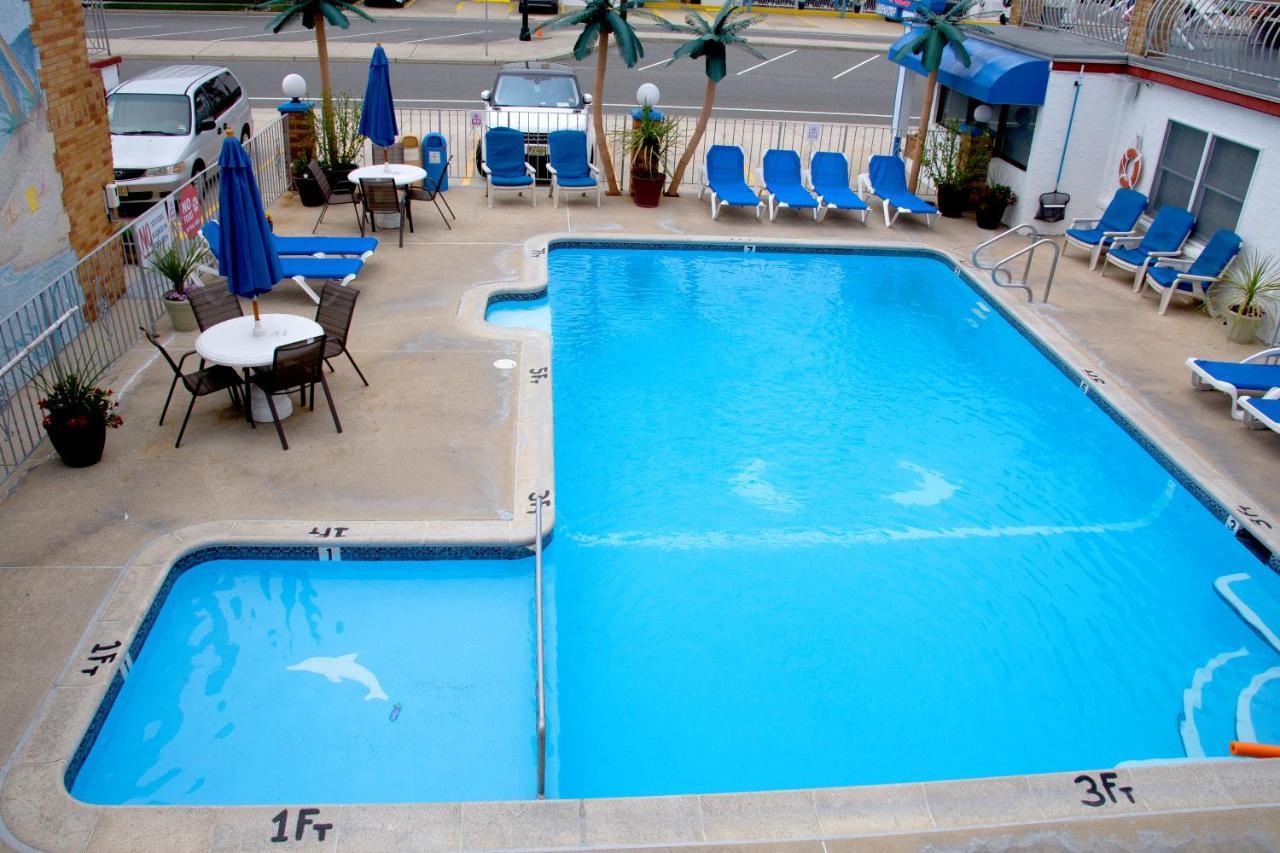 Suite with Pool View