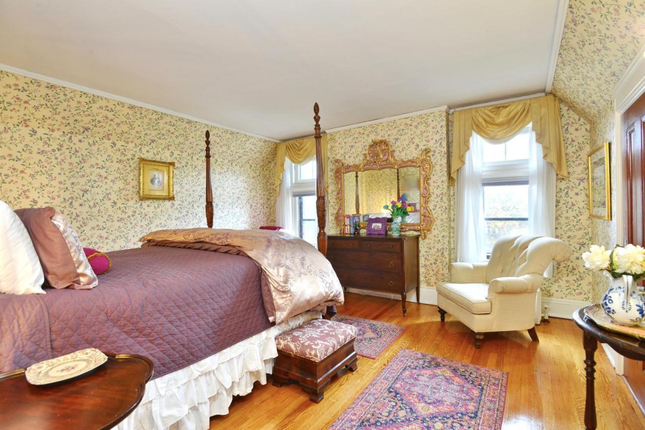 Queen Room,1542711445:JPEG