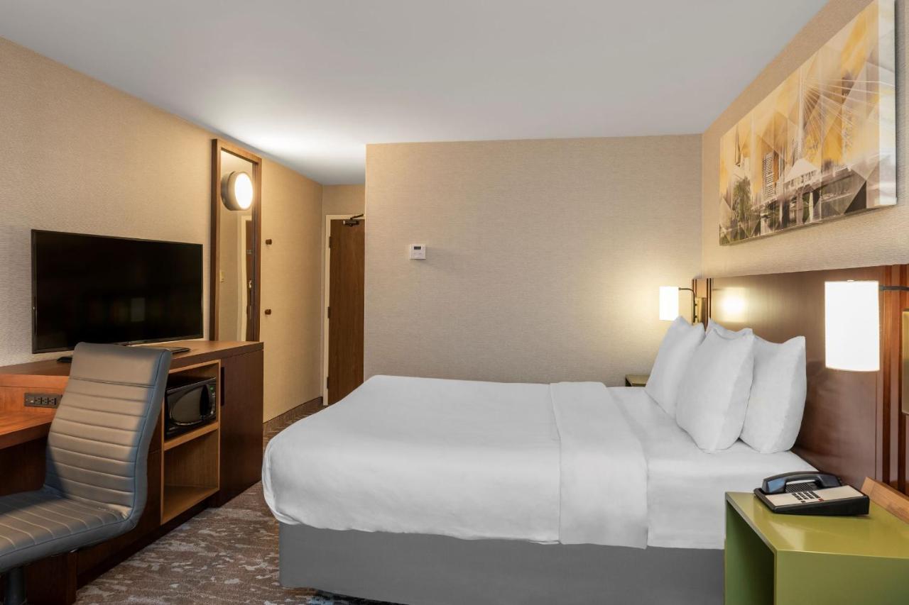 King Room - Non Smoking-Top Floor-No Elevator-No Pets Allowed