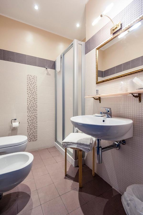 Deluxe Double or Twin Room with City View,1416243804:JPEG