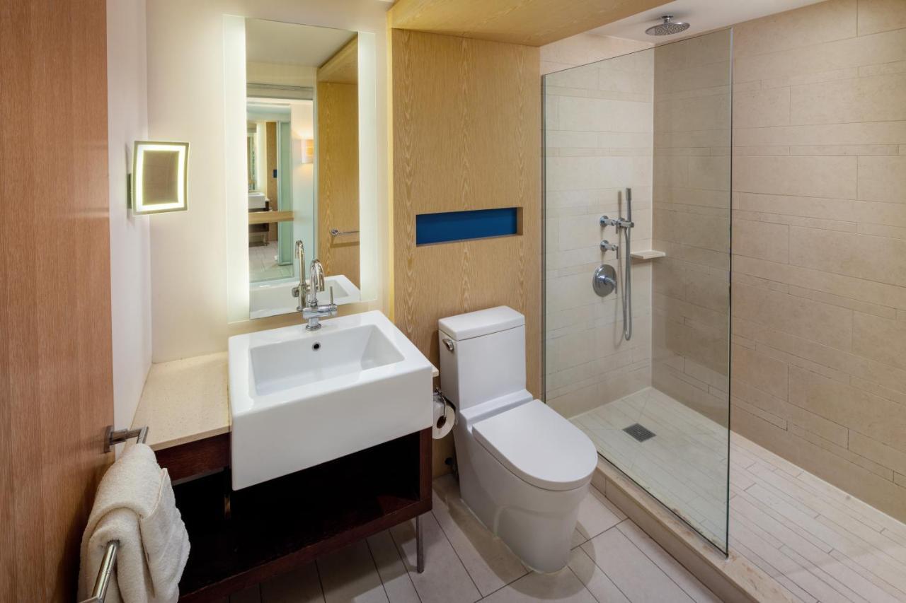 Deluxe Double Room with Interior View,1341117758:JPEG