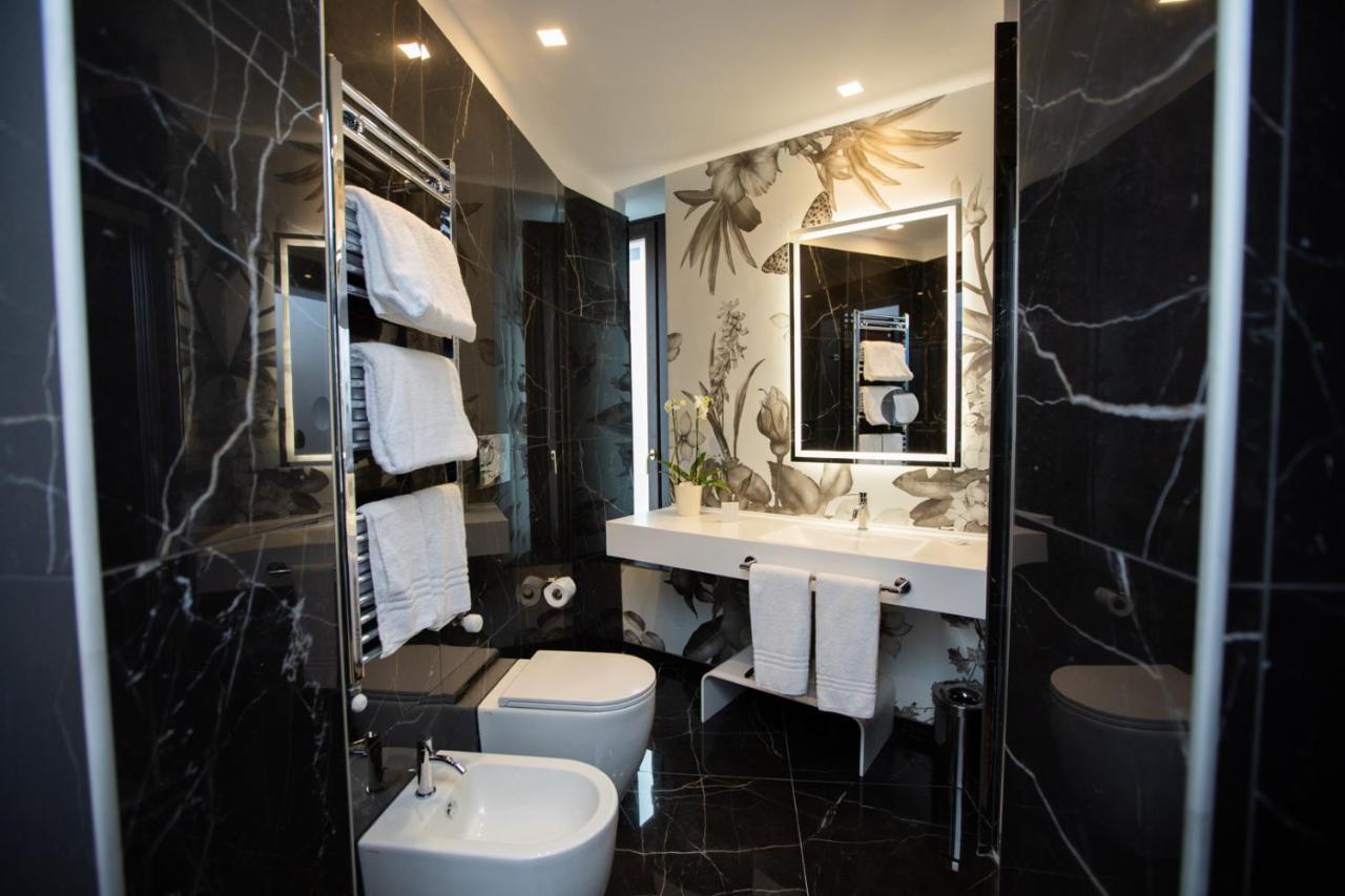 Deluxe Double or Twin Room with City View