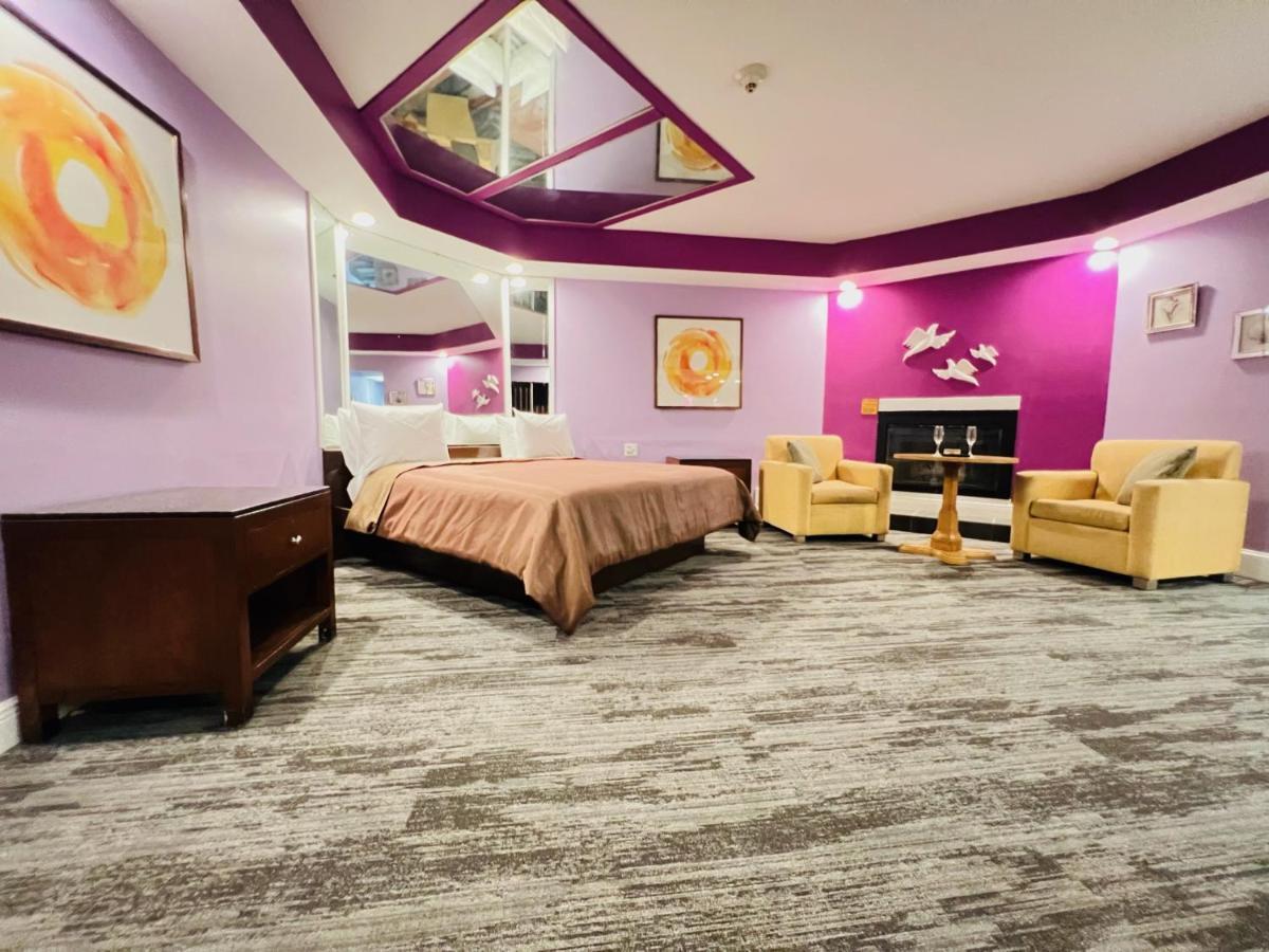 Suite with Private Pool,1347147179:JPEG