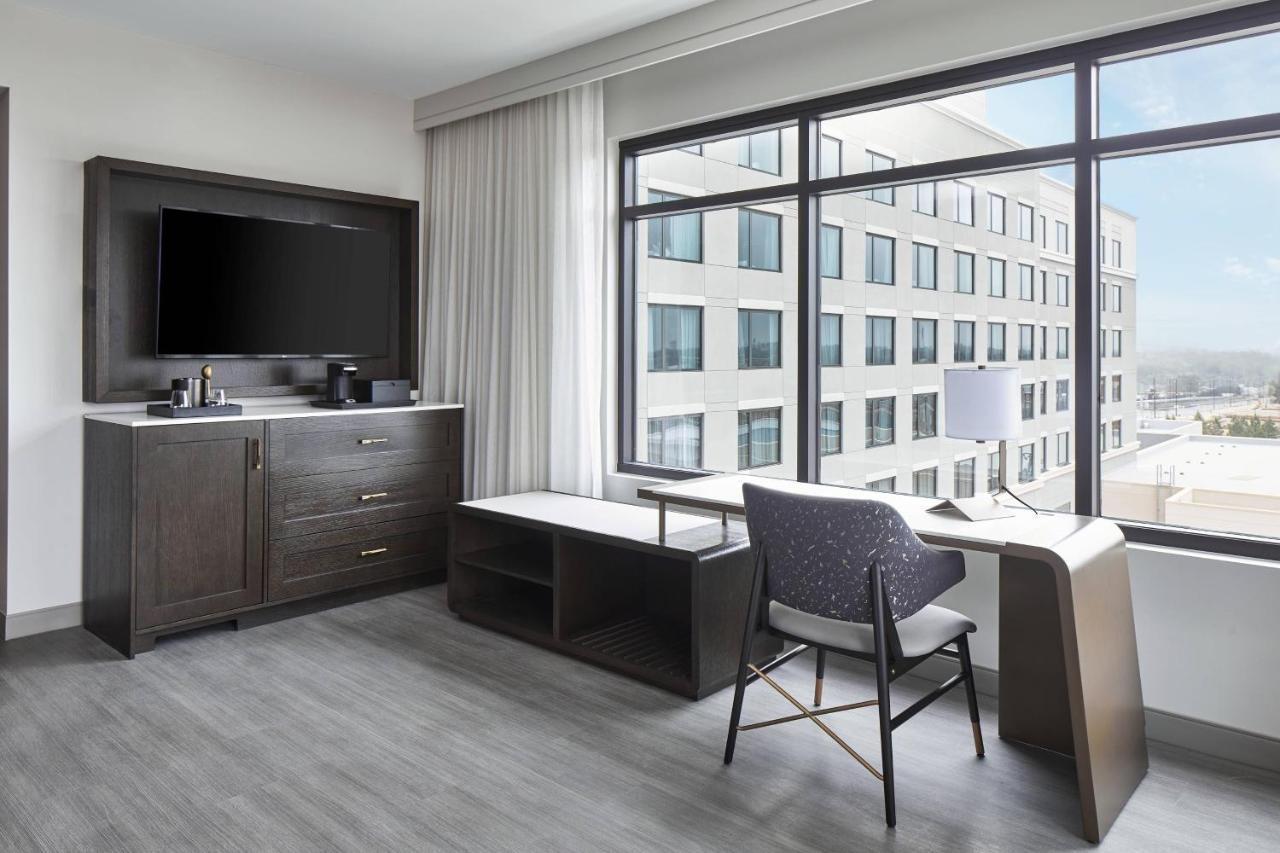 Corner King Room