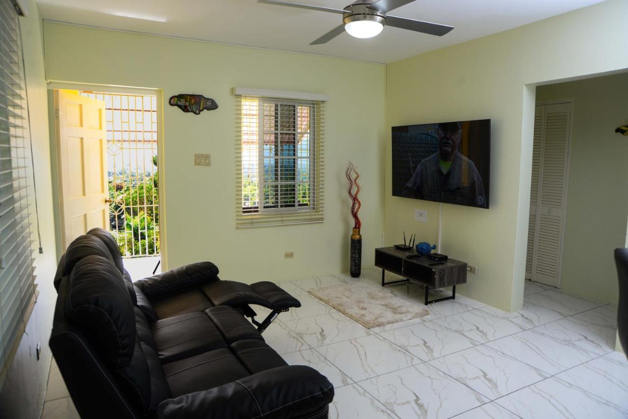 Apartment with Garden View