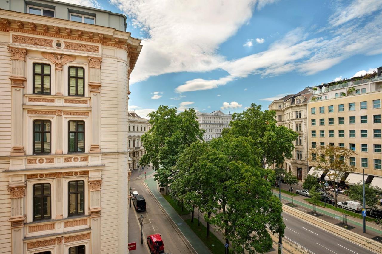 The Ritz-Carlton Albertina Suite with Club lounge access and City view