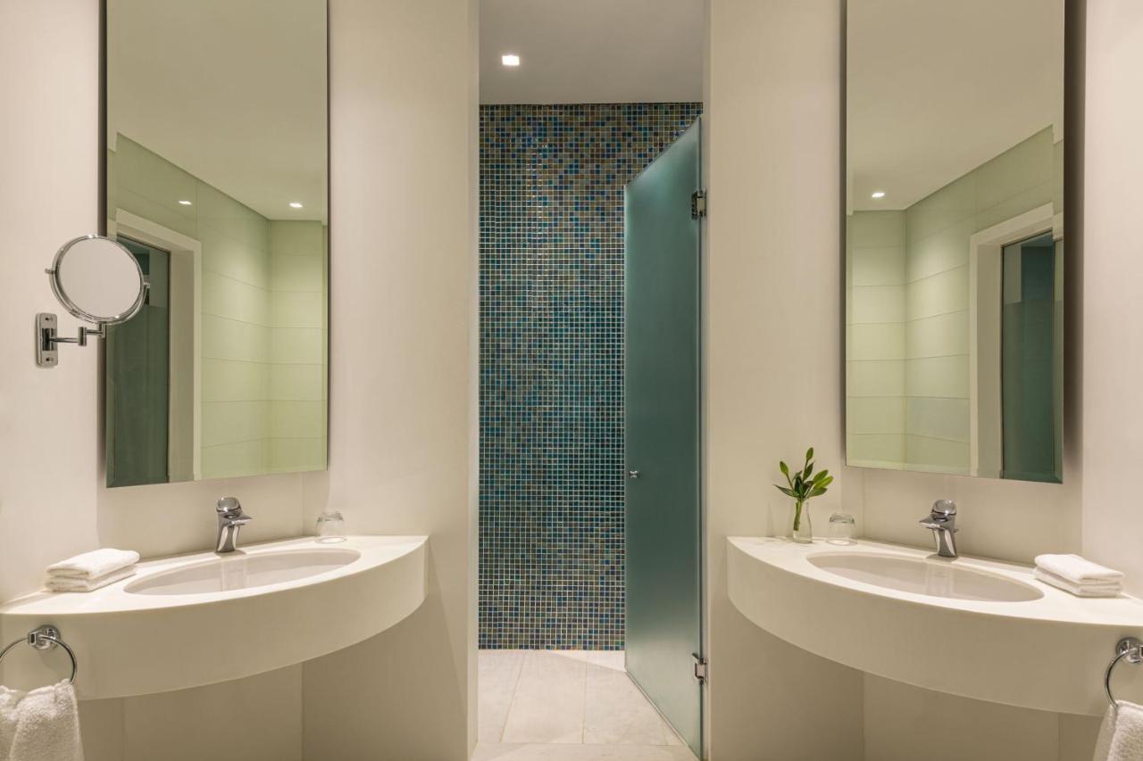Astor Suite, 1 Bedroom Larger Suite, 1 King, Garden view