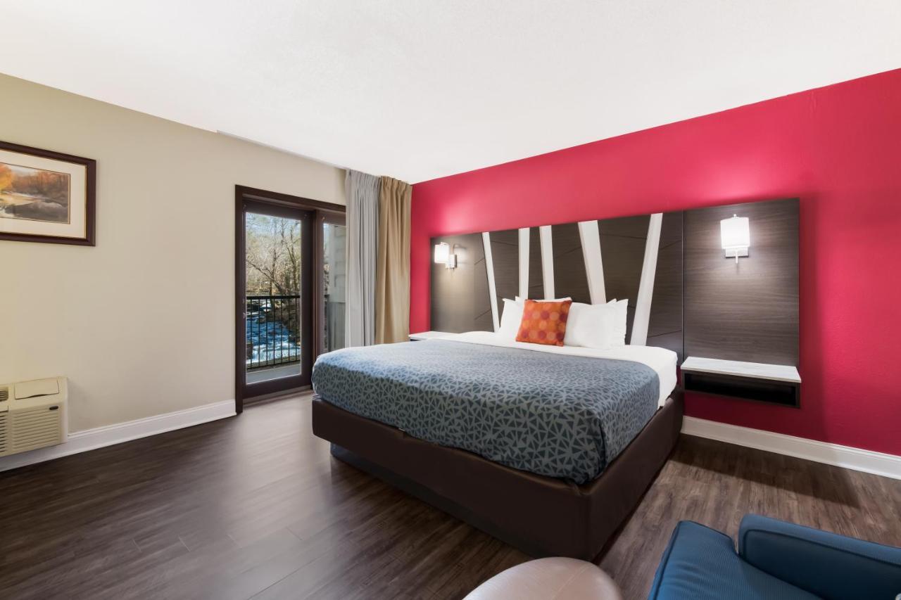 King Room with River View - Non smoking