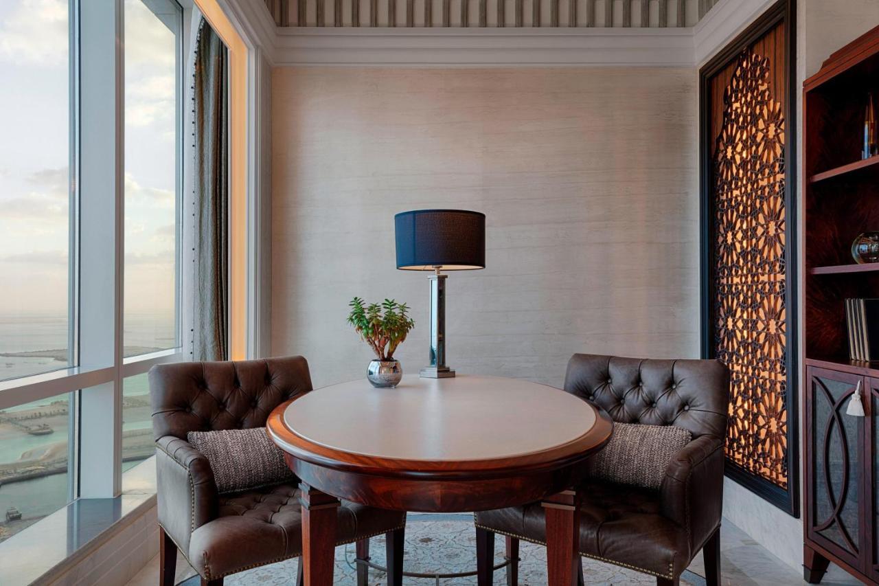 Al Mushref Suite, 1 Bedroom Suite, 1 King, Partial sea view