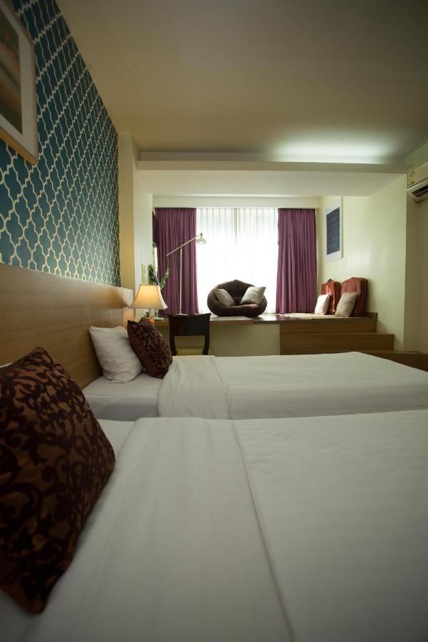 Family Room,1352744797:JPEG