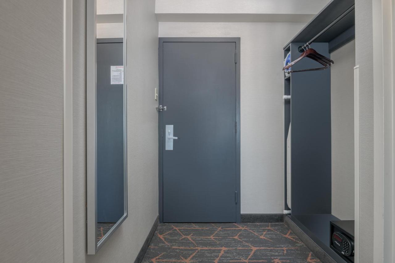 Premium Corner King Room with Sofa Bed,1353035272:JPEG