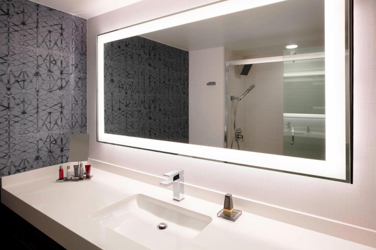 2 Queen Beds, Guest Room,1353070357:JPEG