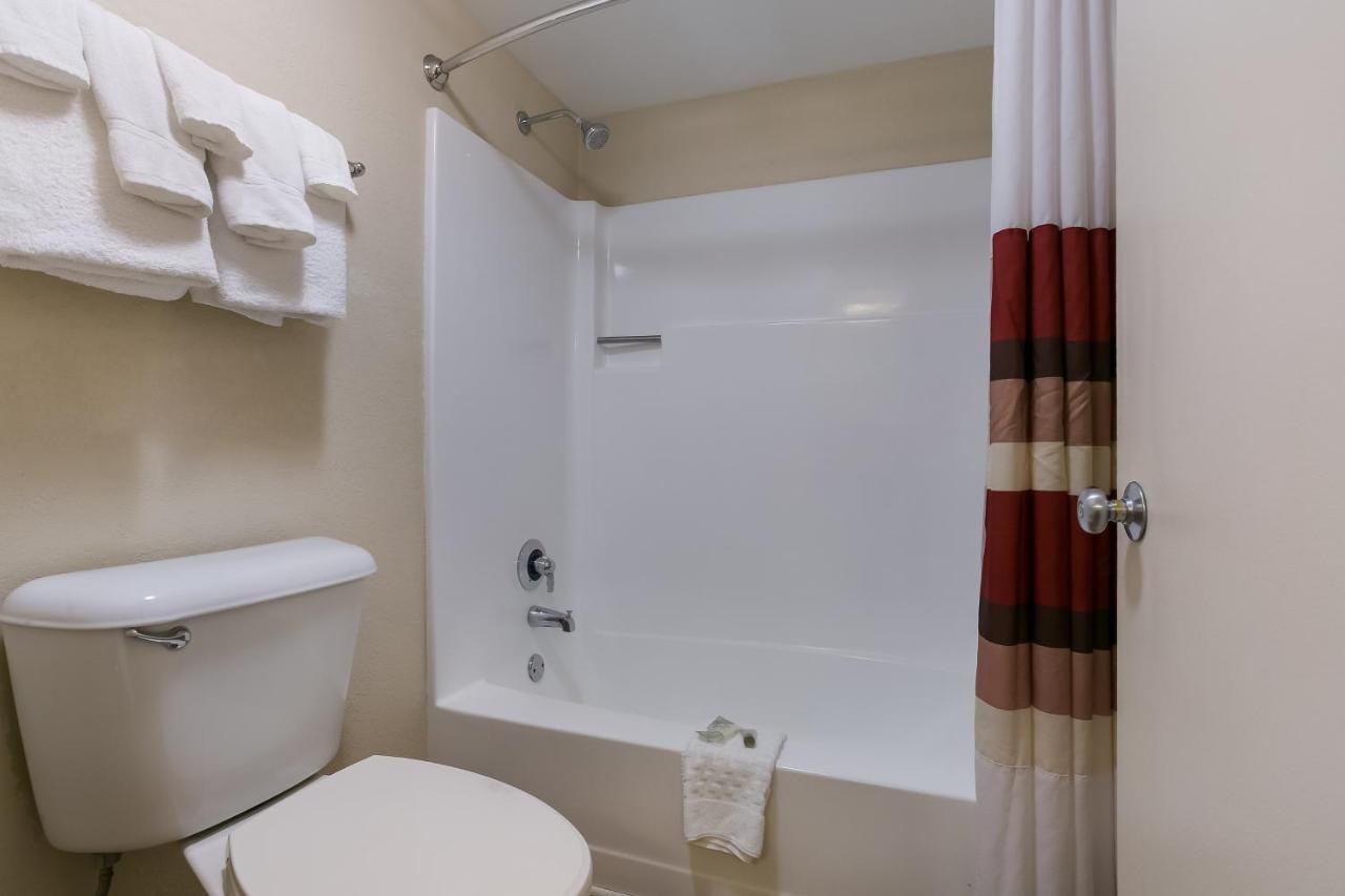 Deluxe Room with One Queen Bed Smoke Free
