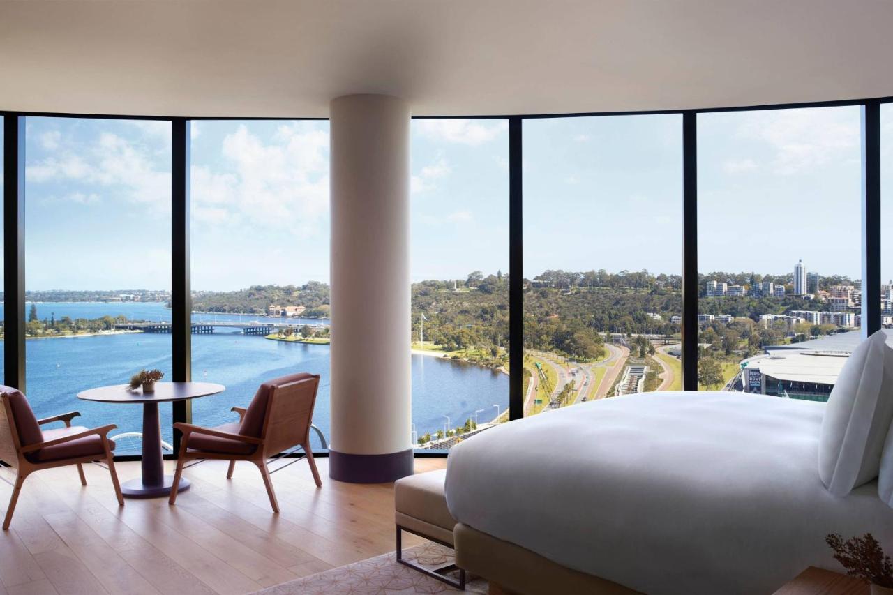 Swan River View, Corner Studio, 1 King Bed,1353920822:JPEG