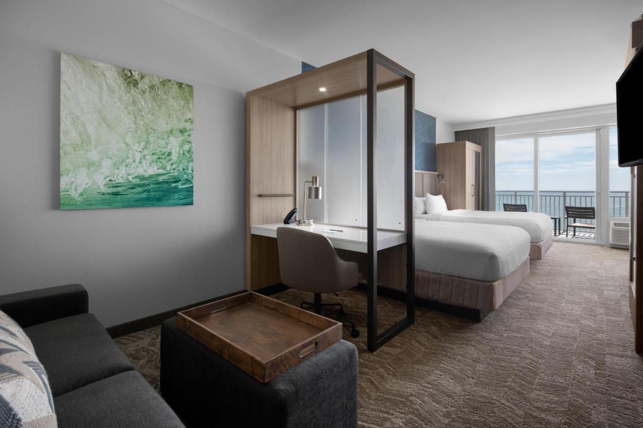 Queen Suite with Two Queen Beds and Sofa Bed