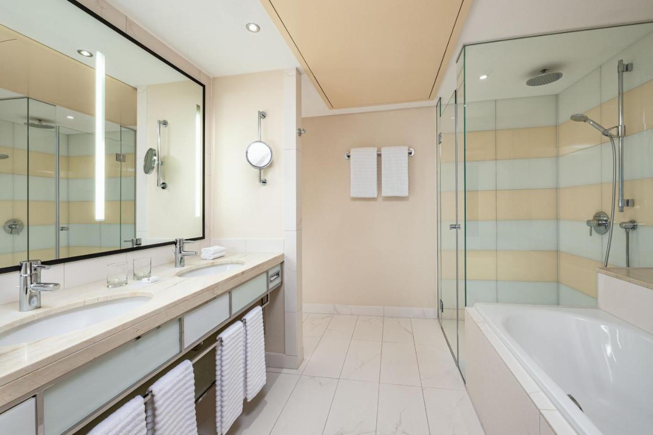 Westin Grand King Apartment
