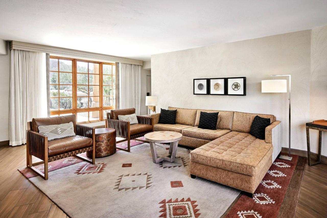 One-Bedroom King Suite