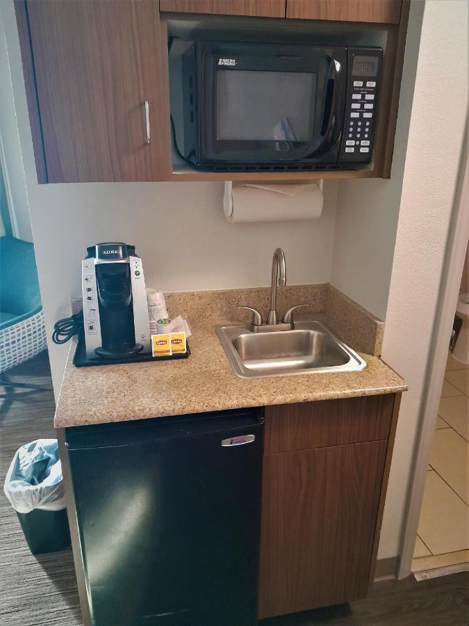 Two Single Beds Suite