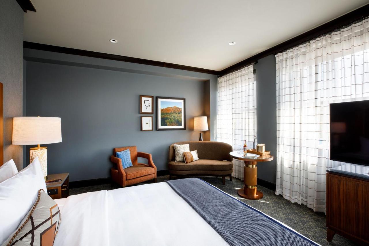 Corner King Room,1576911656:JPEG