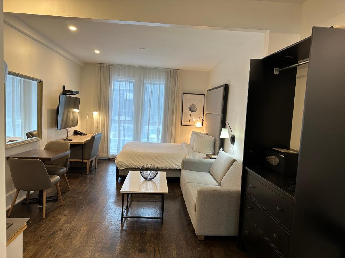 Superior room with hot tub,1357985894:JPEG