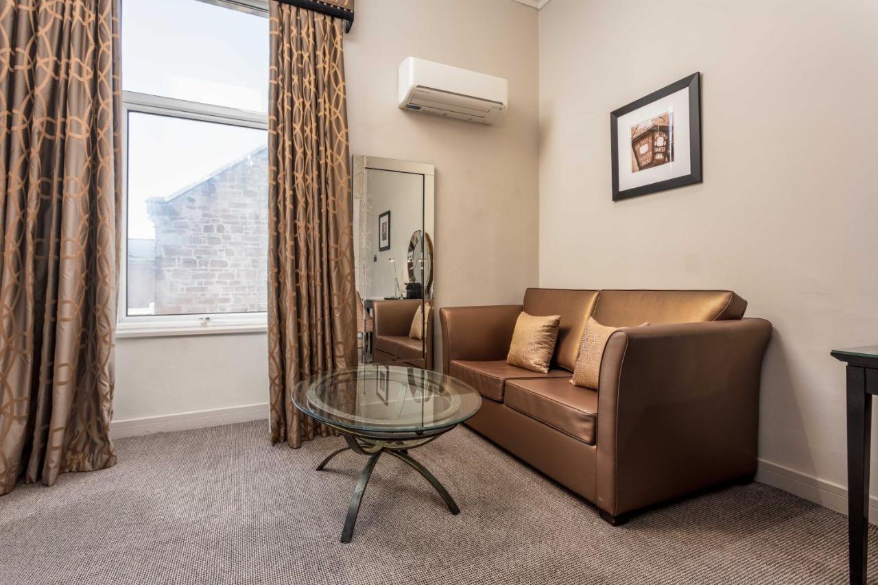 Executive King or Twin with Sofa Bed
