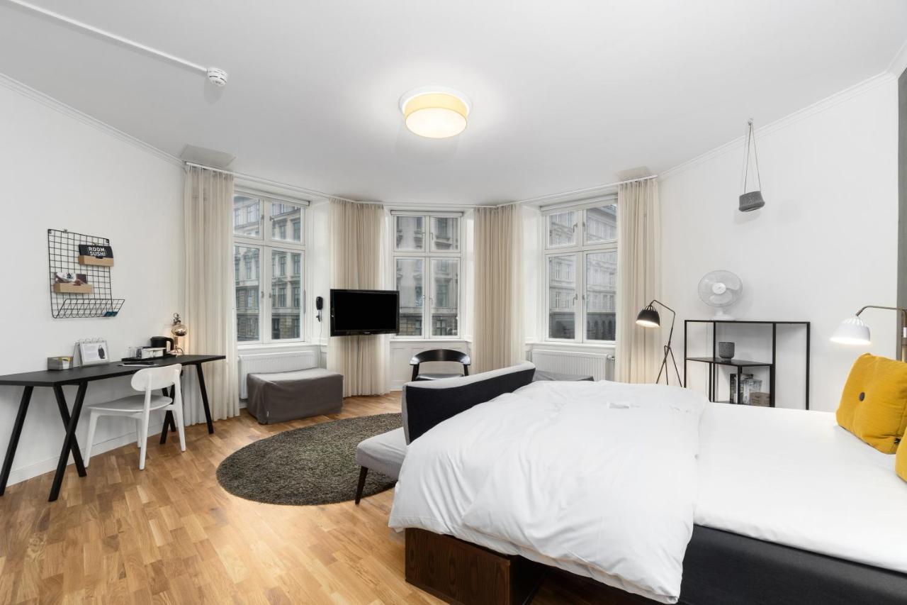 Extra Large Room