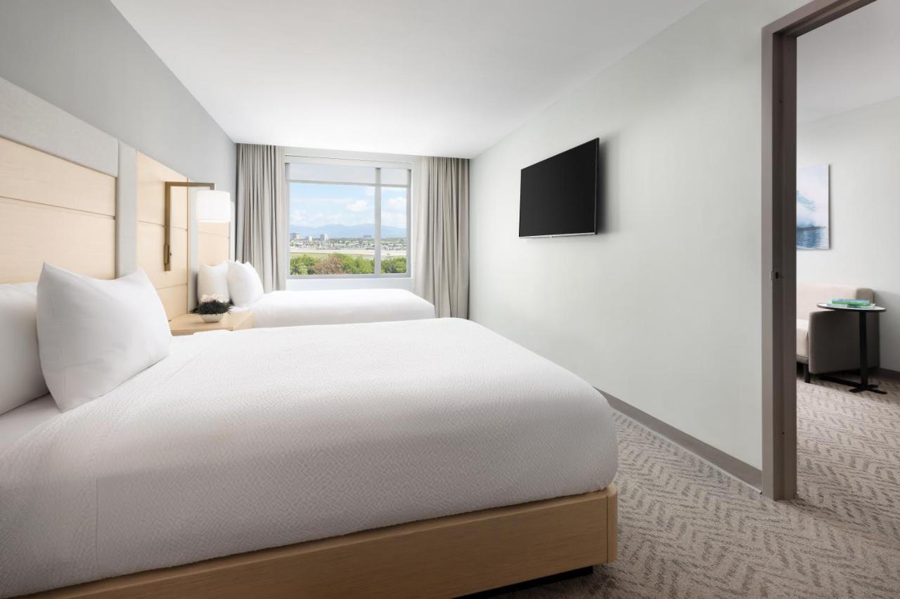 One-Bedroom Queen Suite