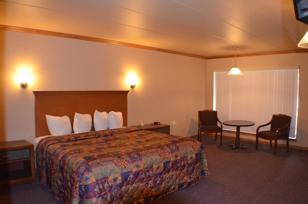 King Room with Spa Bath