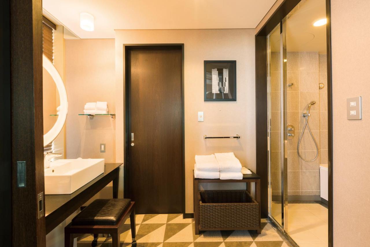 Premium Floor Junior Suite King Room with Lounge Access