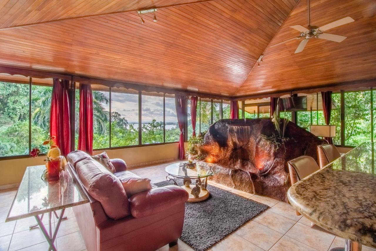 Toucan Suite,1366111682:JPEG