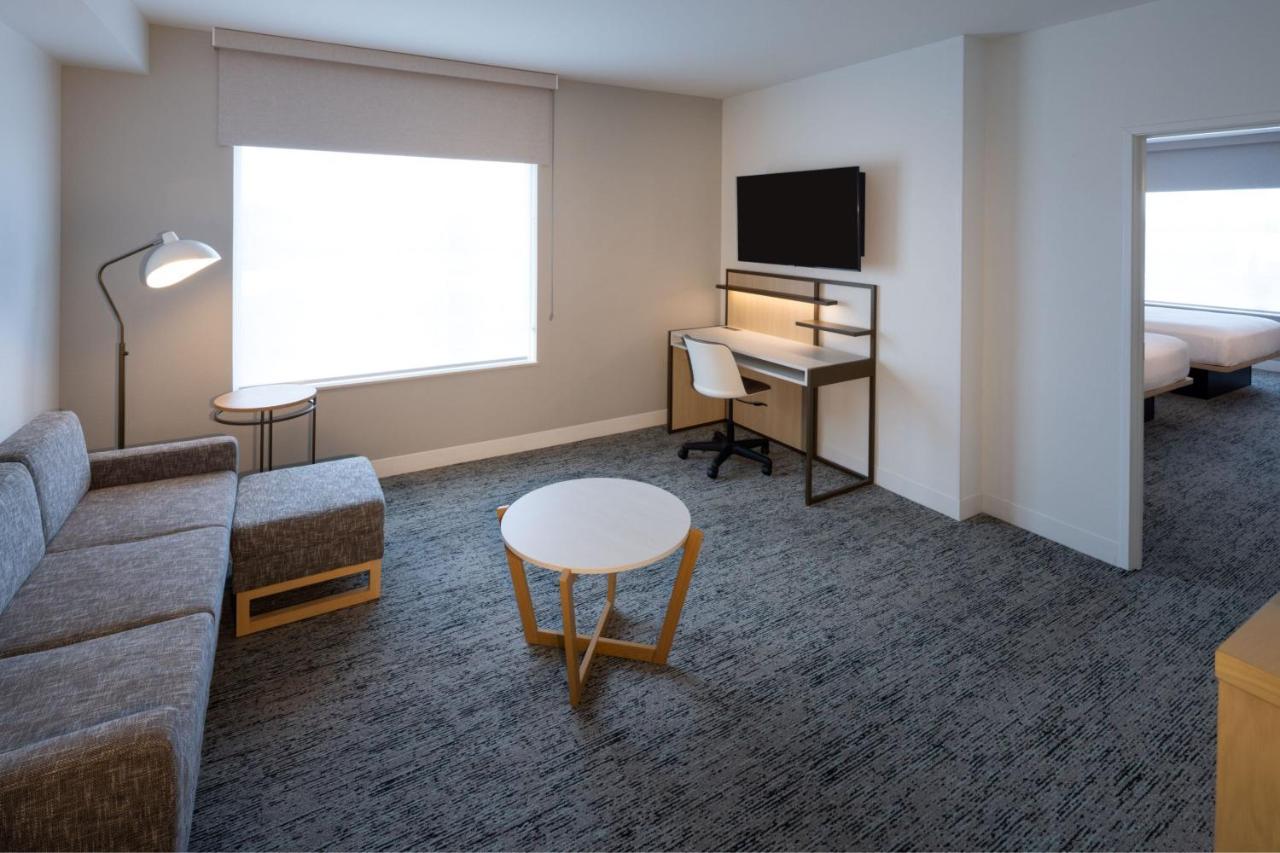 One-Bedroom Suite with Two Queen Beds and City View,1372487675:JPEG