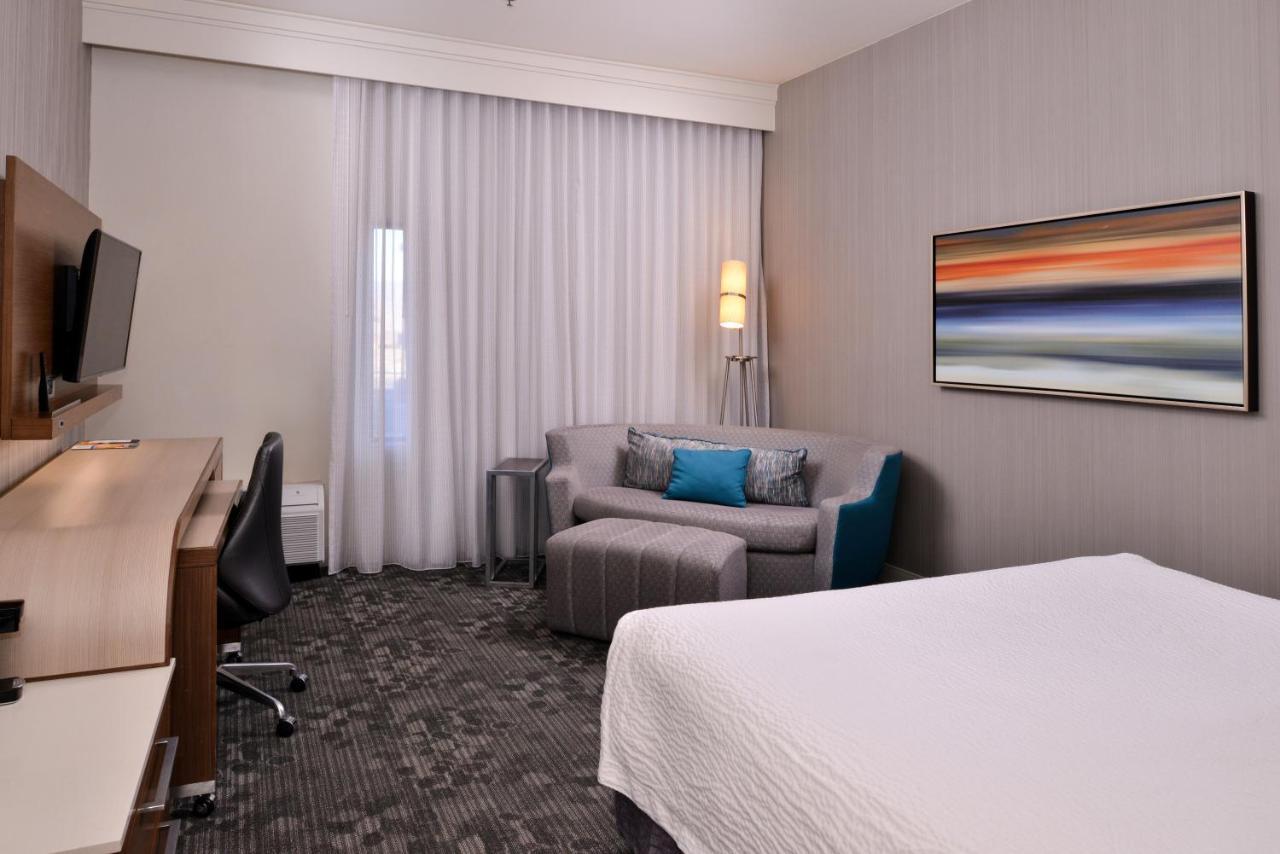 One-Bedroom King Suite