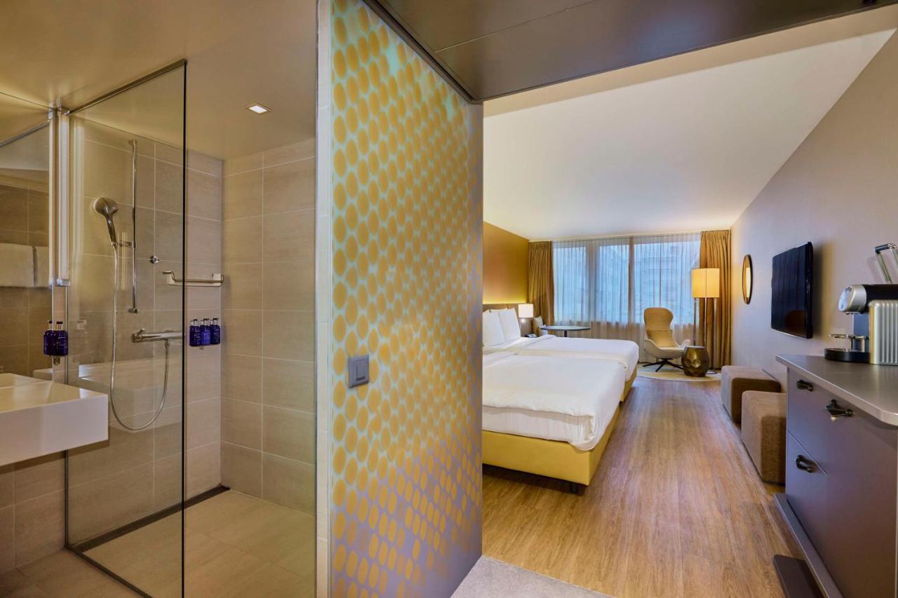 Family Room,1373754014:JPEG