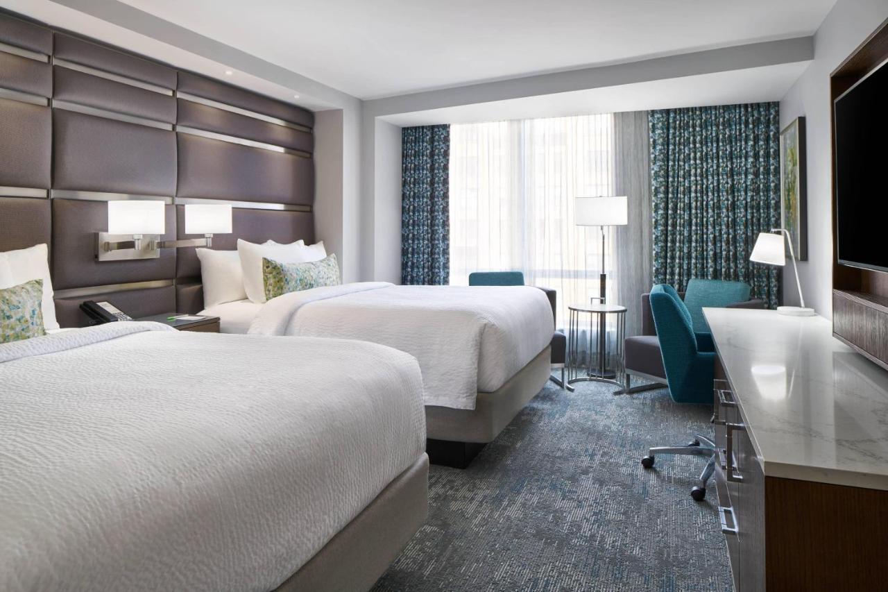 Guest Room with Two Queen Beds, City view