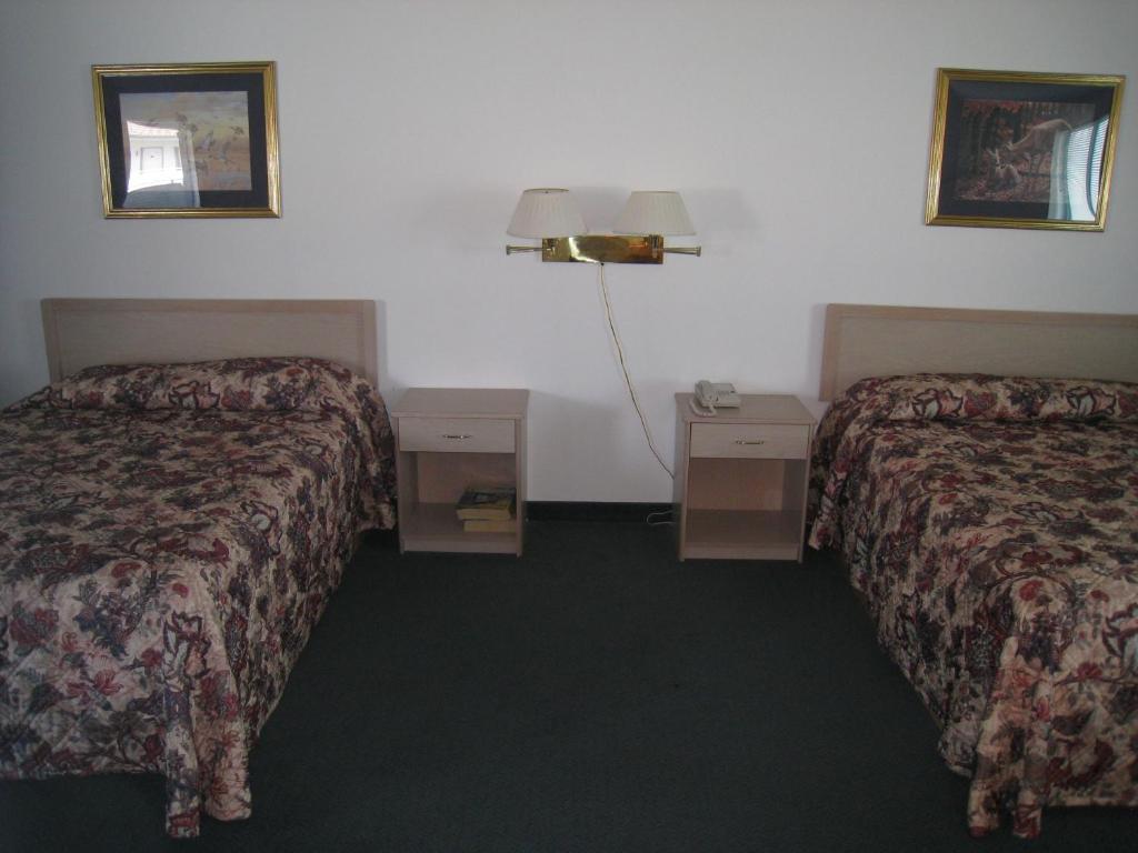 Double Room with Two Double Beds,13873870:JPEG