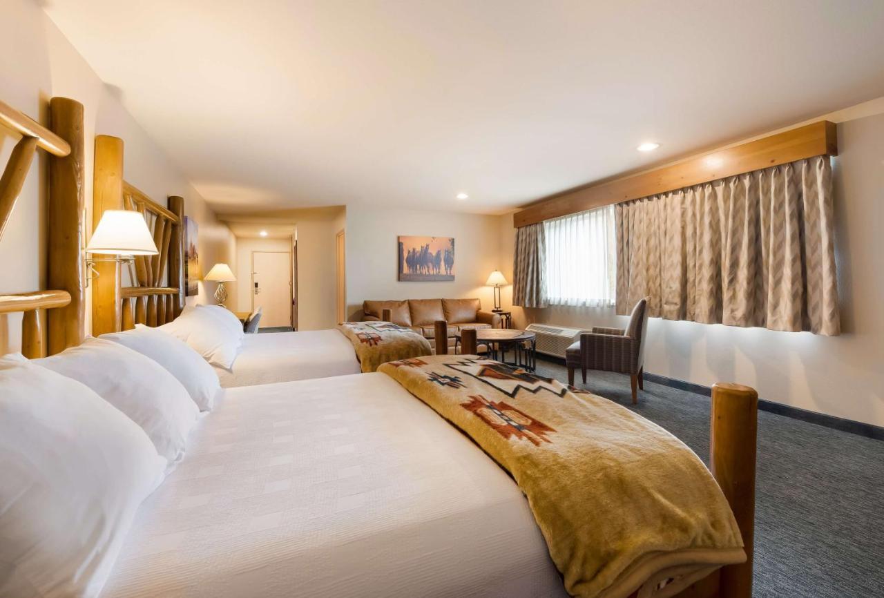 Large Queen Room with Two Queen Beds - Non-Smoking