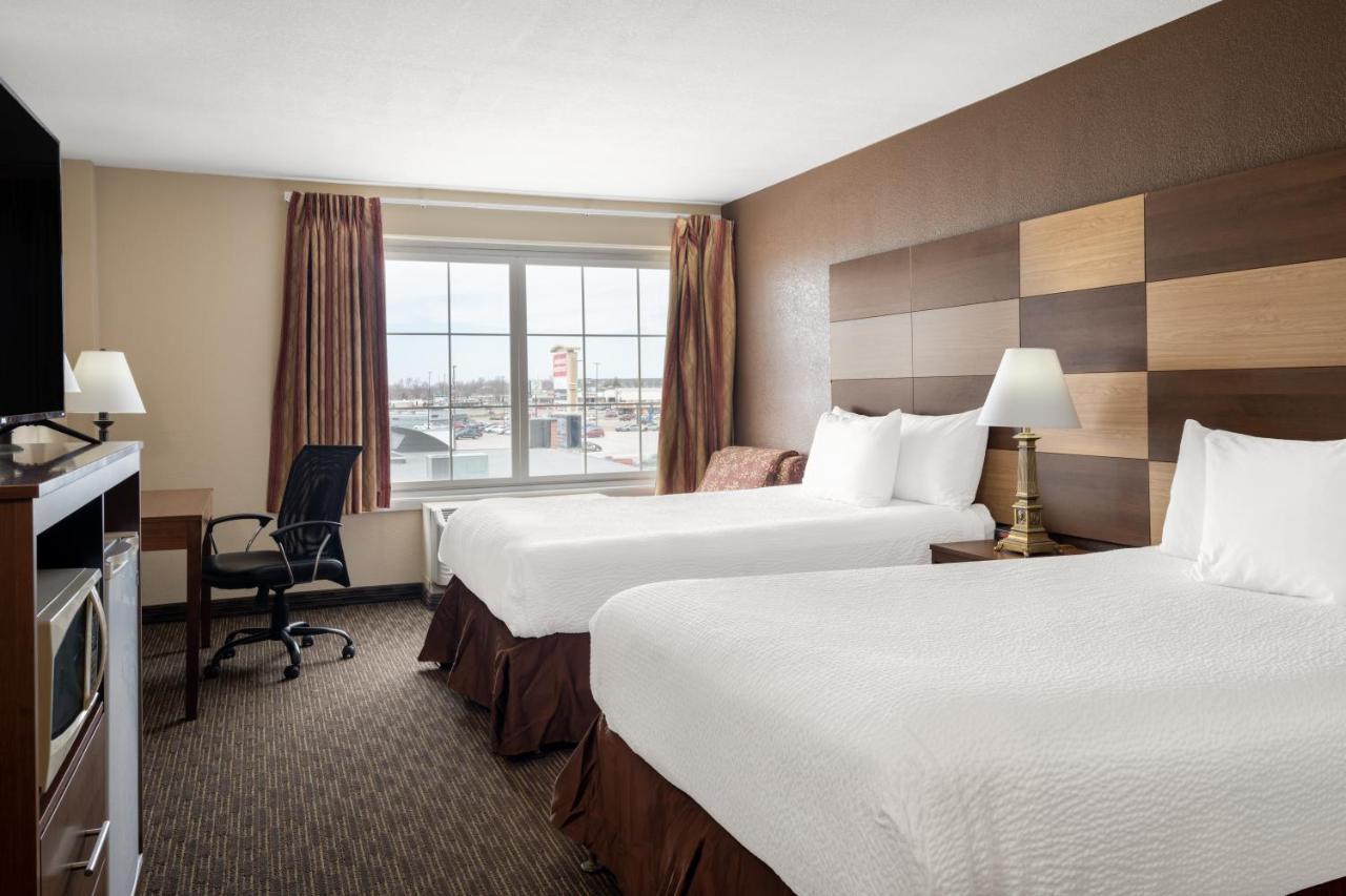 2 Double Beds, Mobility Accessible Room, Bathtub w/ Grab Bars, Non-Smoking
