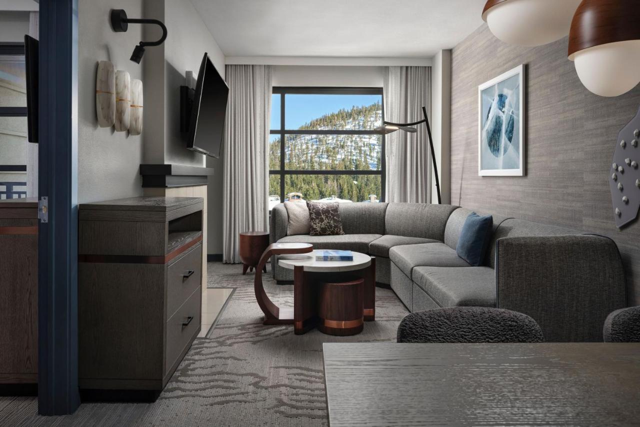 One Bedroom  High Floor Suite,1385909816:JPEG