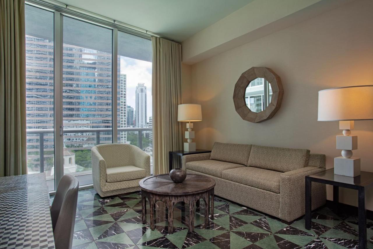 One-Bedroom Large Suite with Sofa Bed,1400484455:JPEG