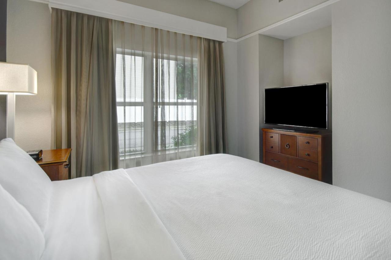 One-Bedroom King Suite