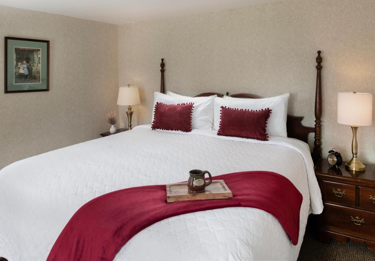Premium King Room Main Inn or Salt Box