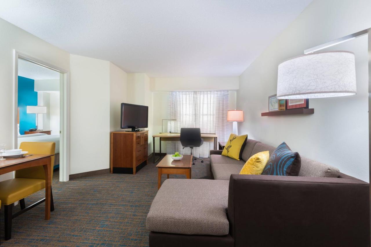 One-Bedroom Suite with Sofa Bed